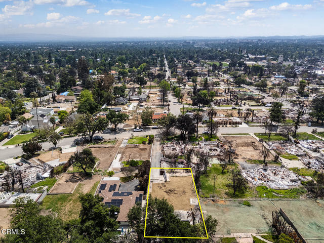 1137 E Mariposa St, Altadena CA: https://media.crmls.org/mediaz/2b322e5e-7eaf-411c-95a6-9b80fa601c52.jpg