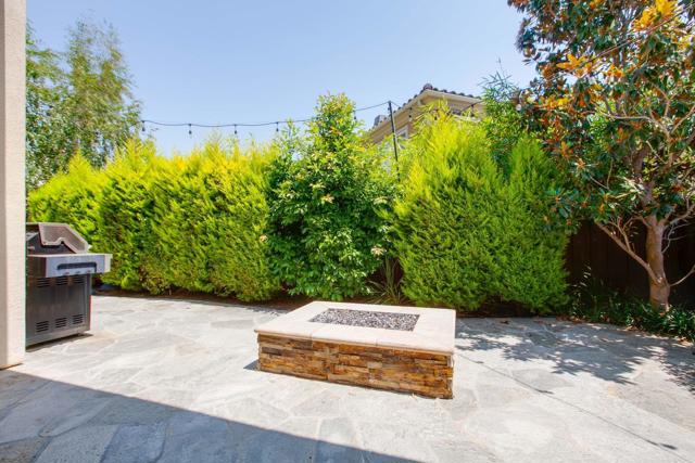 3507 FOUR PEAKS, Carlsbad CA: https://media.crmls.org/mediaz/2b327b7a-f42b-4be0-9ce4-748bda0a7fe8.jpg
