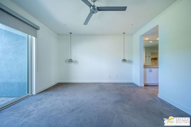 1007 Ziel Drive, Palm Springs CA: https://media.crmls.org/mediaz/2b33129a-86d4-43a1-82aa-738c50fffc75.jpg