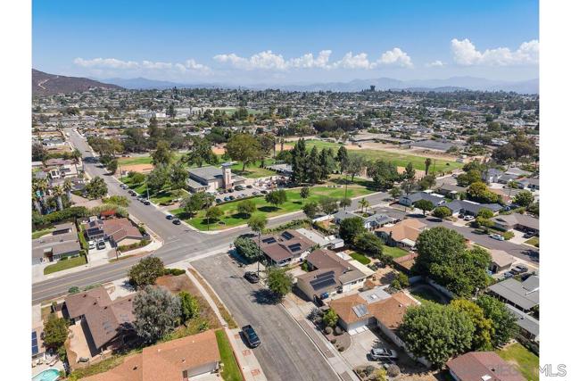 6387 Lake Badin Ave, San Diego CA: https://media.crmls.org/mediaz/2b349e8e-fda2-4b3f-ba76-959e7c14bec0.jpg