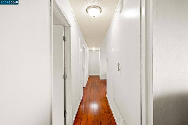 Image 9 of 40 For 11 Greyfell Pl