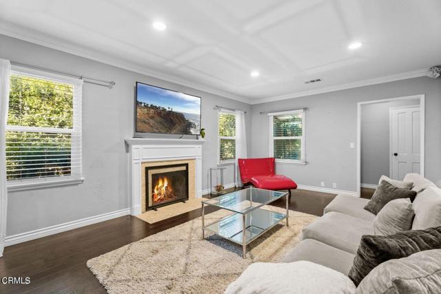 Detail Gallery Image 3 of 21 For 4242 Van Nuys Bld, Los Angeles,  CA 91403 - 3 Beds | 3 Baths