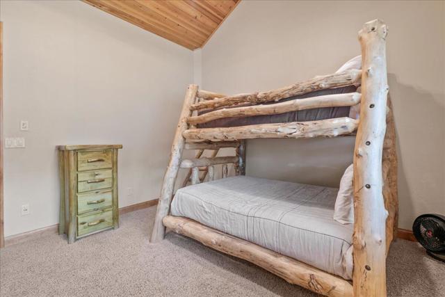 1215 Wolf Creek Court, Big Bear CA: https://media.crmls.org/mediaz/2b35bb9f-dcf6-4017-97b1-1cddda6e46e6.jpg