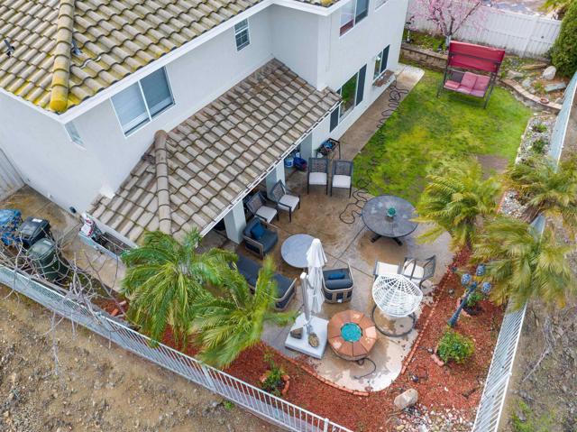10394 Valley Waters Dr, Spring Valley CA: https://media.crmls.org/mediaz/2b370143-0847-491a-ada3-28a056f0e728.jpg