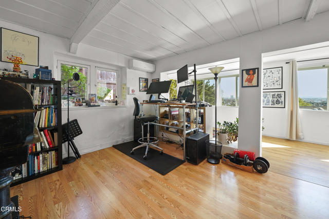 Detail Gallery Image 25 of 36 For 3961 Cumberland Ave, Los Angeles,  CA 90027 - 3 Beds | 2 Baths