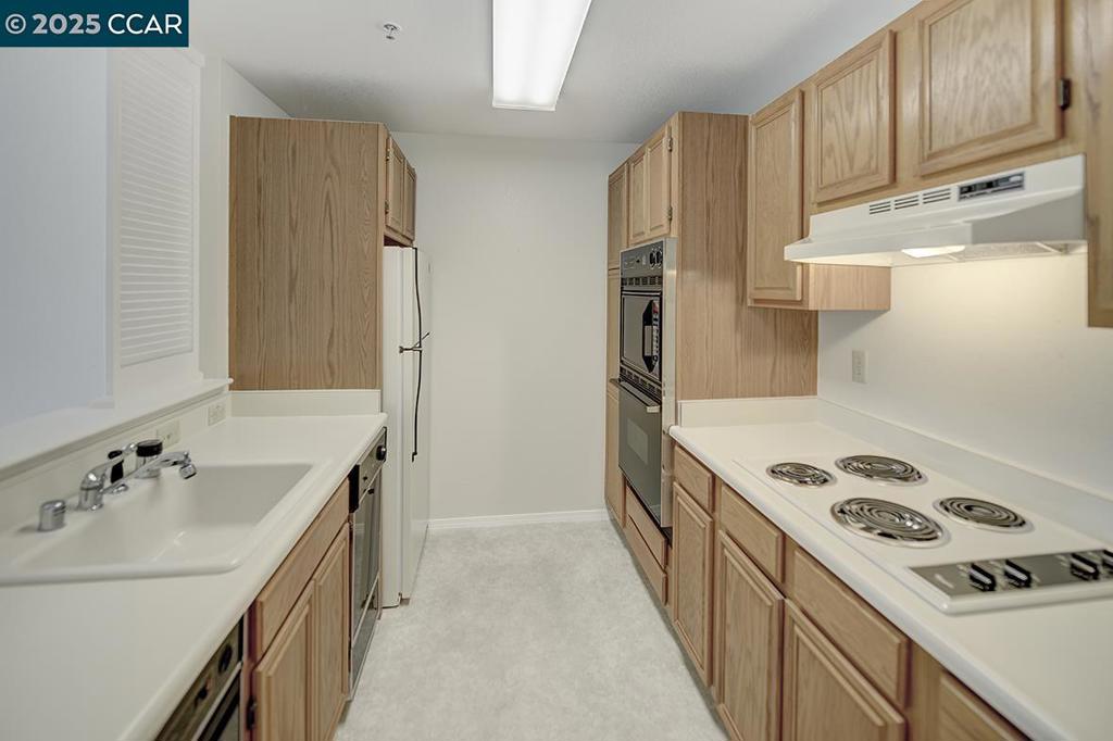 1840 Tice Creek #2437