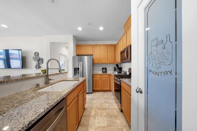 Detail Gallery Image 7 of 22 For 1214 Biltmore Pl #1,  Chula Vista,  CA 91913 - 2 Beds | 2 Baths