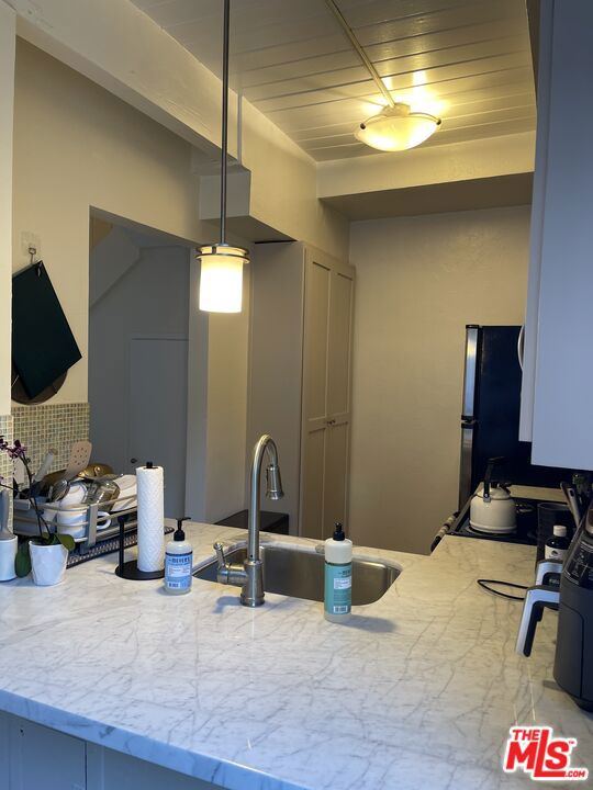 3101 5th Street, Santa Monica CA: https://media.crmls.org/mediaz/2b38346c-be00-4e2b-9c3d-f26470c2797b.jpg