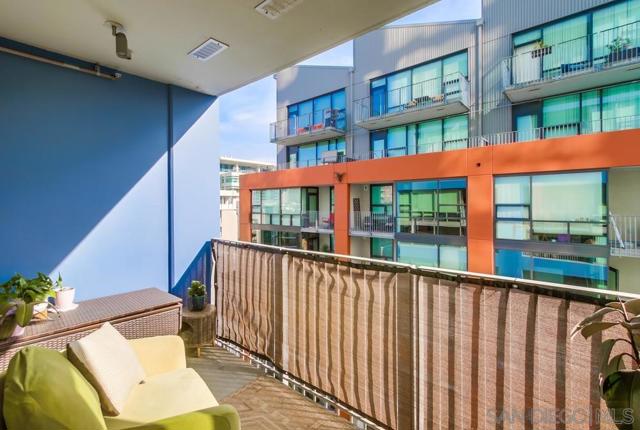 321 10th Ave, San Diego CA: https://media.crmls.org/mediaz/2b390558-926a-424b-b83b-8f9abe8c8f70.jpg
