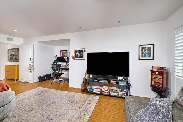 Detail Gallery Image 18 of 32 For 307 Longden Lane, Solana Beach,  CA 92075 - 2 Beds | 2/1 Baths