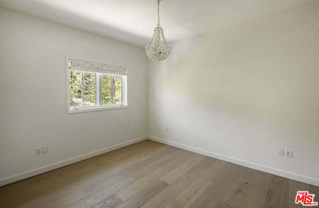 2241 Betty Lane, Beverly Hills CA: https://media.crmls.org/mediaz/2b3a4ea1-1116-4e48-841c-335c61e97e0c.jpg