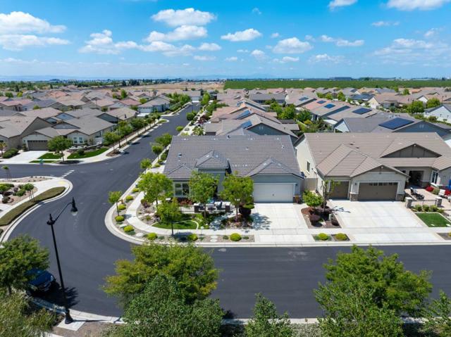 2671 Glen Echo Lane, Manteca CA: https://media.crmls.org/mediaz/2b3a6edd-0be5-4316-a344-043aa661a339.jpg