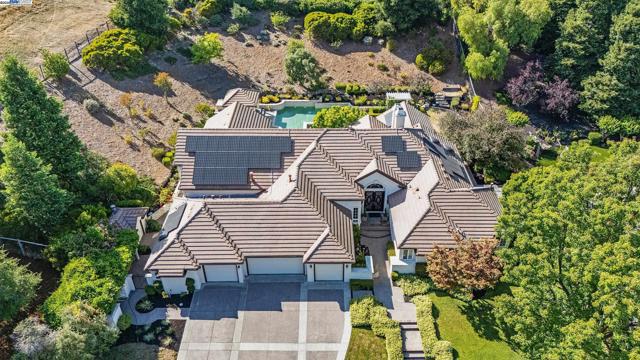 24 Timberview Ct., Danville CA: https://media.crmls.org/mediaz/2b3b3272-6736-40d3-b251-281e90835937.jpg