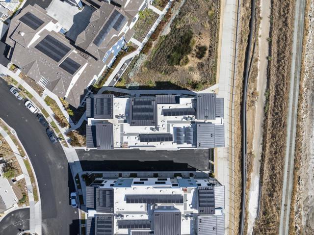 Image 33 of 39 For 9572 Seawind Way