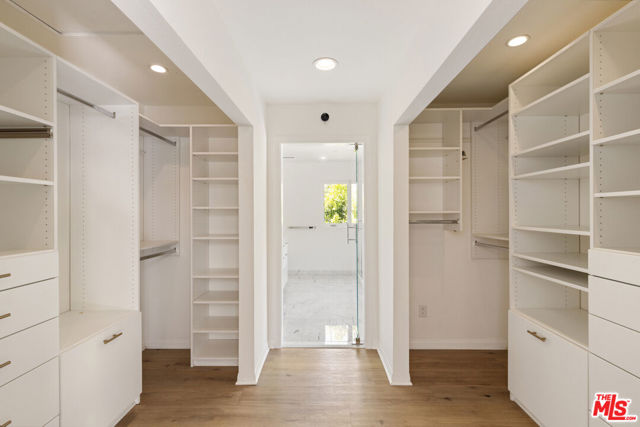 7676 Coldwater Canyon Court, North Hollywood CA: https://media.crmls.org/mediaz/2b3bea8f-a0a0-4bc9-9e8c-2b13ffb7b2e4.jpg