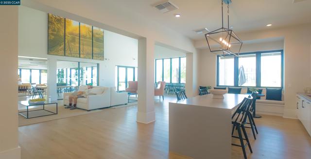 2299 Rustic Oak Ln, Rio Vista CA: https://media.crmls.org/mediaz/2b3c00e6-aa46-4d72-9ca5-c6ff2e831ec1.jpg