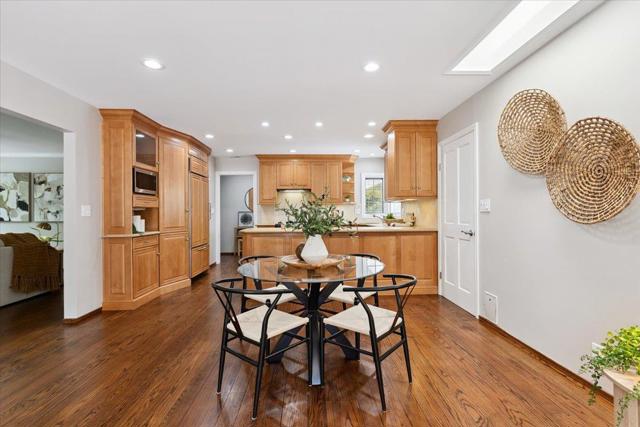 471 Claremont Way, Menlo Park CA: https://media.crmls.org/mediaz/2b3cd75c-a274-4084-924d-24ac3369e71a.jpg