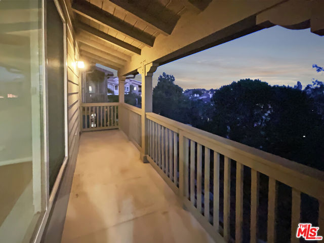 18944 Northern Dancer Lane, Yorba Linda CA: https://media.crmls.org/mediaz/2b3d2482-d2bf-4e5a-b79c-7179e03db323.jpg