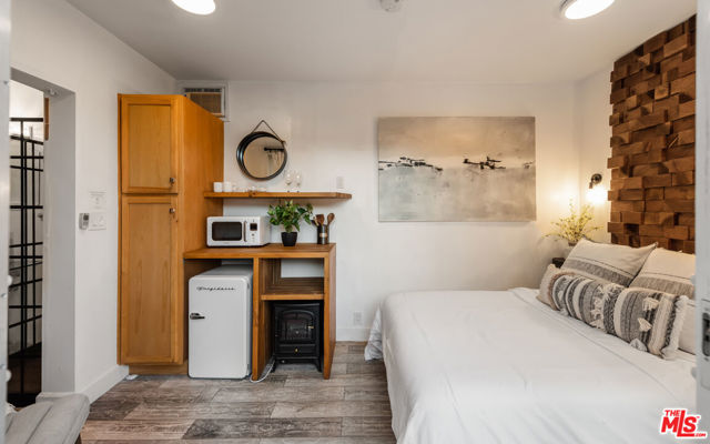 272 N Topanga Canyon Boulevard, Topanga CA: https://media.crmls.org/mediaz/2b3d6c6c-6546-4b48-8d00-4fc01041f7d3.jpg