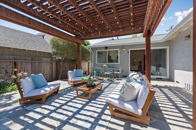 1141 Fairview Avenue, Redwood City CA: https://media.crmls.org/mediaz/2b3d8e2e-948a-493f-a524-3f7fff19ad14.jpg