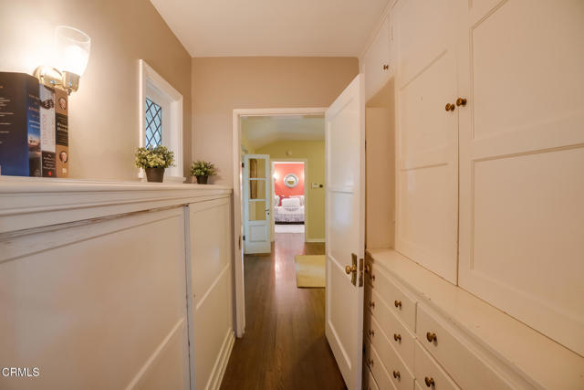 584 Rosemont Avenue, Pasadena CA: https://media.crmls.org/mediaz/2b3e6a32-435c-48dd-b040-e2ffef0d3c54.jpg