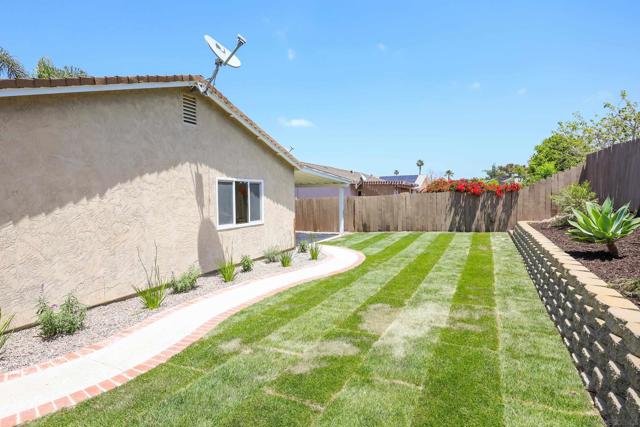 7587 Northrup Dr, San Diego CA: https://media.crmls.org/mediaz/2b3eb410-0f06-4f60-ad73-95b8c6a6a45e.jpg