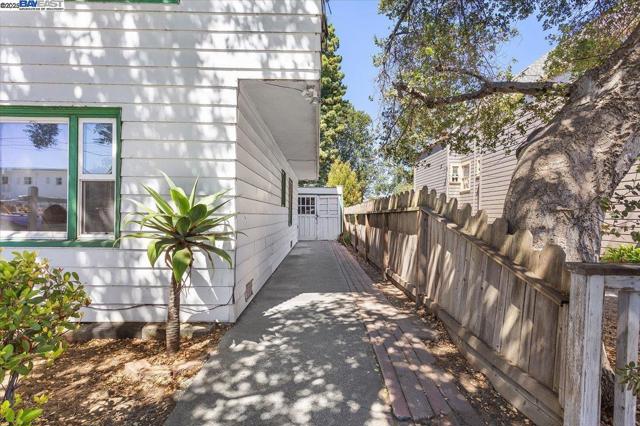 2255 Lincoln Ave., Alameda CA: https://media.crmls.org/mediaz/2b3f8d5c-ebba-45e8-92b7-7faec7f472fc.jpg