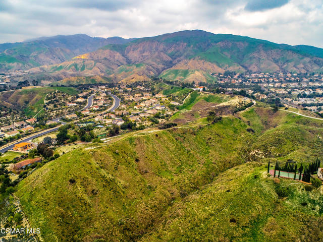 17900 Bull Canyon Road, Granada Hills CA: https://media.crmls.org/mediaz/2b3f9508-223a-4021-9733-c6c61b0fd9a4.jpg