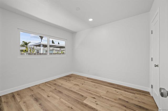 6979 81 Amherst, San Diego CA: https://media.crmls.org/mediaz/2b3fb3fd-9245-4b32-8090-83d14b649ccb.jpg