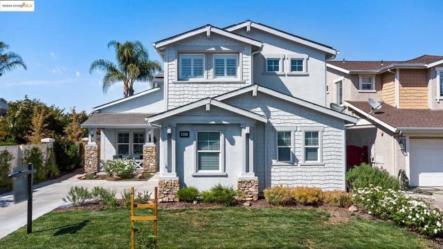 917 Sawyer Way, Brentwood CA: https://media.crmls.org/mediaz/2b404956-d517-42fd-b659-7c83e05b9117.jpg
