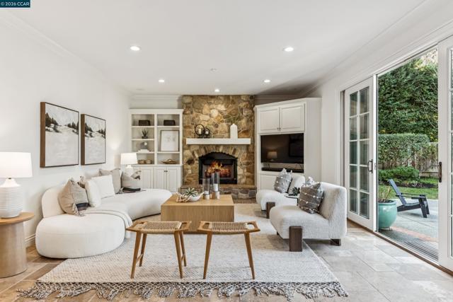 Image 10 of 60 For 45 Lark Place