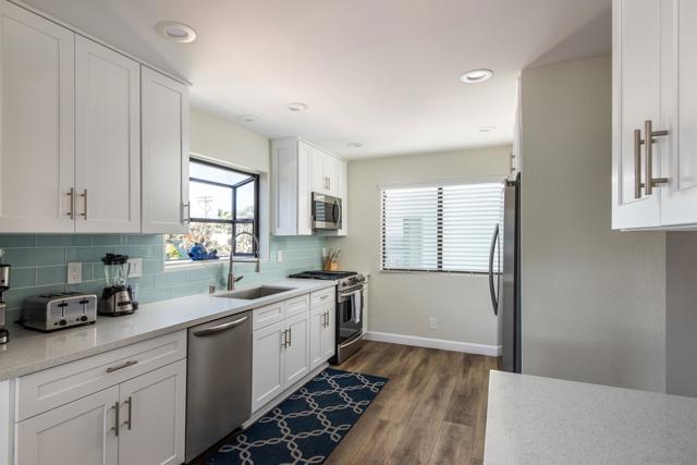 822 San Gabriel Pl, San Diego CA: https://media.crmls.org/mediaz/2b40c0f4-9ff9-4264-b74f-d76f9001749f.jpg