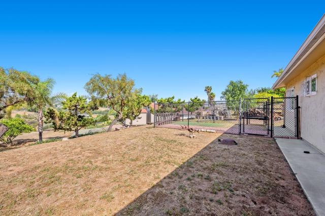 12220 Valhalla Drive, Lakeside CA: https://media.crmls.org/mediaz/2b415252-32f6-479b-8130-cd8a04068023.jpg