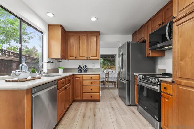 6422 CAMINITO LISTO, San Diego CA: https://media.crmls.org/mediaz/2b4279f4-443e-41cc-9b5b-a13eb370c700.jpg