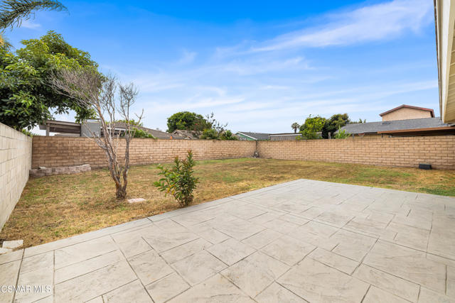 350 Campbell Way, Oxnard CA: https://media.crmls.org/mediaz/2b4318a9-d169-4795-ba1c-c32a1d46f5aa.jpg