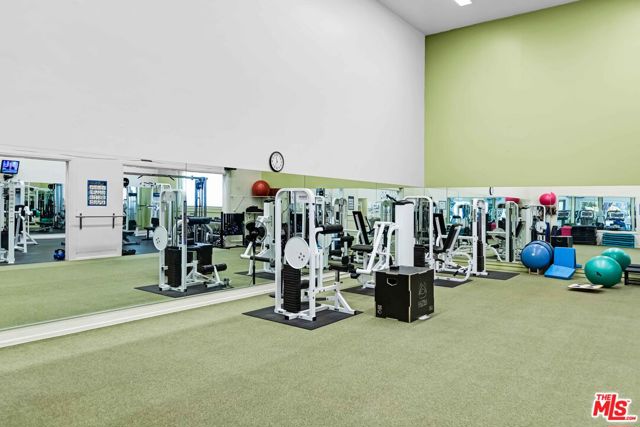 3018 Nicada Drive, Los Angeles CA: https://media.crmls.org/mediaz/2b43e9ce-7088-44f6-911e-3ca2181ad788.jpg