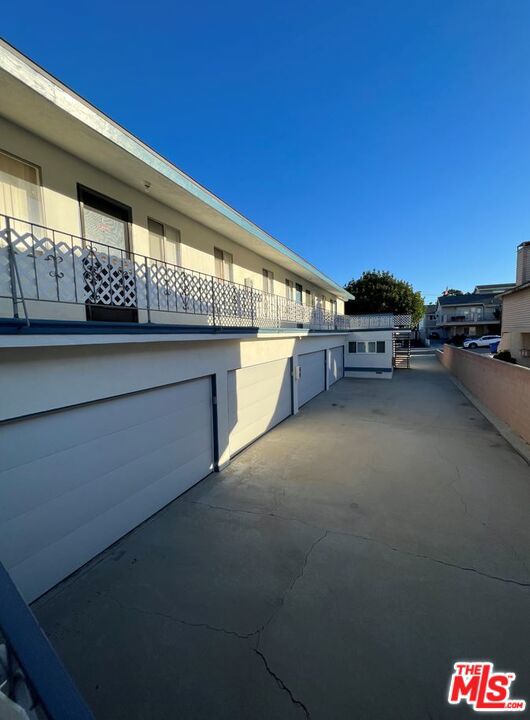 2605 Gates Avenue, Redondo Beach, California 90278, ,Residential Income,Sold,Gates,21102249