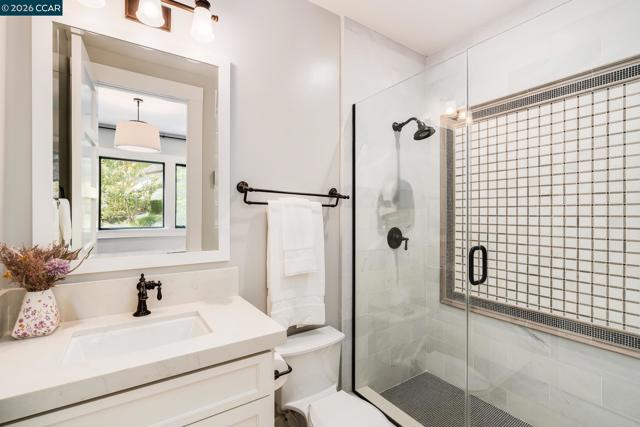 Image 23 of 59 For 401 Legacy Dr