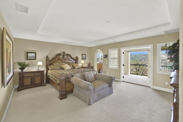 11443 Stockwood Cove, San Diego CA: https://media.crmls.org/mediaz/2b44e48a-a1e1-4a30-b36a-d5ba166084fd.jpg