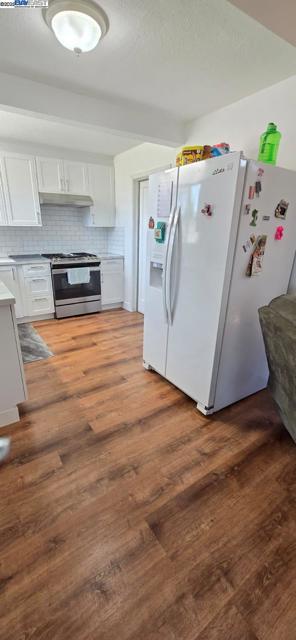 609 Banks Dr, Richmond CA: https://media.crmls.org/mediaz/2b457573-2206-4c4c-914b-7f54a7a24852.jpg