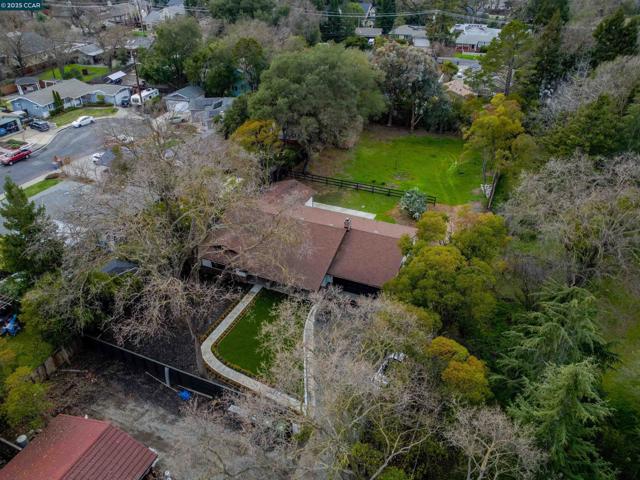1821 S Main St, Walnut Creek CA: https://media.crmls.org/mediaz/2b4579e5-867d-456a-87d4-e47774ead5ea.jpg