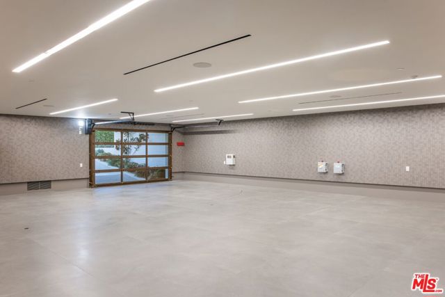 721 N Bonhill Road, Los Angeles CA: https://media.crmls.org/mediaz/2b45d78d-cf93-4036-b473-cb82ad1badb3.jpg