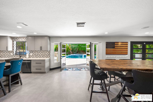 28220 Horizon Road, Cathedral City CA: https://media.crmls.org/mediaz/2b46e877-87c3-4db3-981c-156f11865eaa.jpg