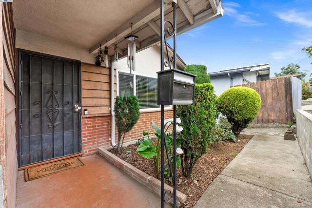 8735 Thermal St, Oakland, California 94605, 3 Bedrooms Bedrooms, ,2 BathroomsBathrooms,Single Family Residence,For Sale,Thermal St,41054174