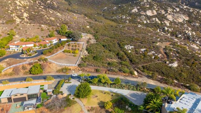 87 Presilla Dr, Jamul CA: https://media.crmls.org/mediaz/2b476fd5-1ce9-4dd4-a2fd-448023cc4dc2.jpg