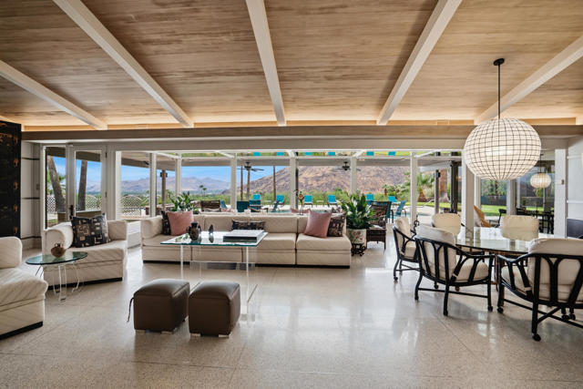 855 W Coronado Avenue, Palm Springs, CA 92262