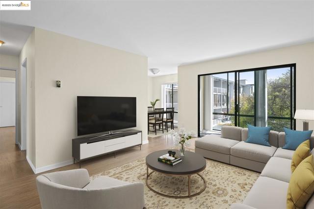 Details for 4 Commodore Dr  D321, Emeryville, CA 94608