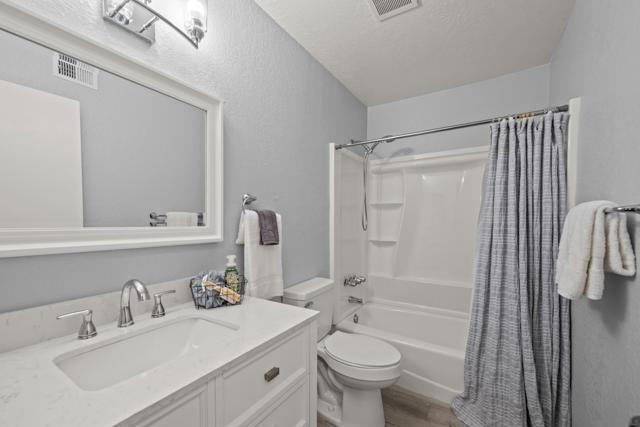 10945 El Nopal, Lakeside CA: https://media.crmls.org/mediaz/2b48eebf-0ad6-48a0-b4f9-346f755511a7.jpg