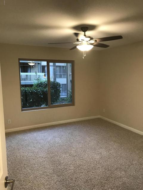 245 Oak Leaf Drive, Thousand Oaks CA: https://media.crmls.org/mediaz/2b4923ec-98ed-4b4f-b5e0-1d9cb62cd2e1.jpg