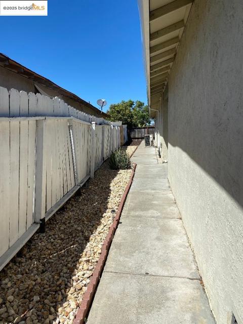 137 El Dorado Dr, Pittsburg CA: https://media.crmls.org/mediaz/2b494cfc-4634-4b00-a4e4-a418258f82fc.jpg